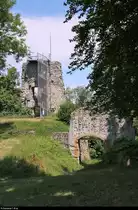 Blick auf die Burgruine Hohenhewen auf dem gleichnamigen Berg im Hegau.
[15.7.2018 | 12:40 Uhr]