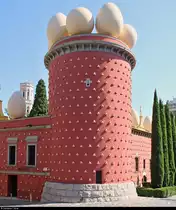 T�rmchen im Teatre-Museu Dal� (Salvador-Dal�-Museum), von mir scherzhaft  Eiermuseum  genannt, in der Stadt Figueres (E).
[20.9.2018 | 15:24 Uhr]