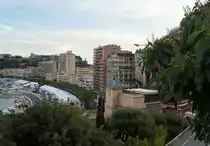 In der N�he des Bahnhofes Monaco-Monte-Carlo, im Hintergrund Hafen und F�rstenpalast, 08.09.2018.