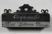 Confitentenlade (bis Anfang des 20. Jh. f�r die Anmeldung zum Abendmahl gebr�uchlich) in der St.-Nicolai-Kirche in Wyk-Boldixum auf F�hr, aufgenommen am 17.09.2018.