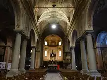 Chiavenna, Kirche San Lorenzo, Kirche mit drei Schiffen, gew�lbt durch S�ulen, mit sechs Seitenkapellen, erbaut im 18. Jahrhundert (21.09.2018)