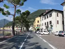 Domaso, Geb�ude in der Via Case Sparse entlang des Comer See (21.09.2018)