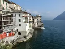 Brienno, H�user entlang des linken Ufer des Comer See (23.09.2018)