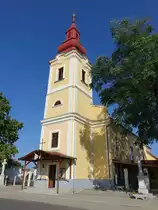 Ajak, kath. St. Michael Kirche, erbaut 1819 in der Ady Endre Utca (07.09.2018)