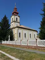 Mezőlad�ny, kath. Pfarrkirche J�zus Sz�ve templom in der D�zsa Gy�rgy Utca (07.09.2018)
