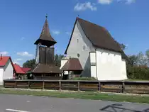 Marokpapi, fr�hgotische Reformierte Kirche, erbaut im 13. Jahrhundert, Glockengest�hl 18. Jahrhundert (07.09.2018)