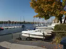 Hamburg am 11.10.2018: Blick �ber die Bootsliegepl�tze des NRV (Norddeutscher Regatta Verein) am Uhlenhorster F�hrhaus auf die Au�enalster /