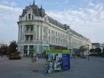 Ny�regyh�za, Geb�ude der OTB Bank am Kossuth Ter (06.09.2018)