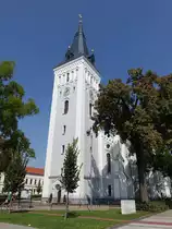 Hajd�b�sz�rm�ny, reformierte Kirche am Bocskai Ter, erbaut bis 1881 durch Gy�z� Czigler (05.09.2018)