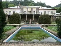 Paradf�rd�, Thermalbad mit Badhaus von 1827 im Kurpark (04.09.2018)