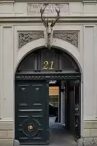 Das Eingangsportal des ehemaligen Handelshauses in Aalborg. (Juni 2018)