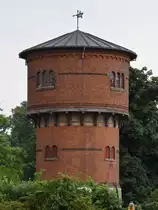 Ein alter Wasserturm der DSB in der N�he des Hauptbahnhofes Aalborg an einem verregneten Juni-Tag 2018.