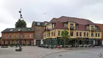 Der  Toldbod Plads  in Aalborg l�dt zum Verweilen ein. (Juni 2018)