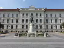Pecs, Denkmal f�r Lajos Kossuth am Kossuth Ter (31.08.2018)