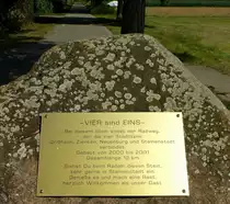Steinenstadt, Gedenktafel am Radweg, er�ffneten im Jahr 2001, Aug.2017