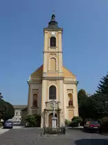 Mohacs, Innerst�dtische Pfarrkirche, erbaut von 1766 bis 1790 (31.08.2018)