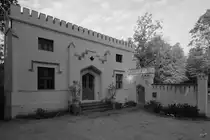 Das Pf�rtnerhaus am Eingang zum Schlosspark Babelsberg. (Berlin, April 2018)