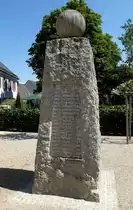V�rstetten, Denkmal f�r die Kriegsopfer des II.Weltkrieges, an der evangelischen Kirche, Aug.2018