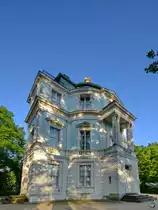 Der im �bergang vom barocken zum klassizistischen Stil erbaute dreigesch�ssige Belvedere im Schlosspark Charlottenburg. (Berlin, April 2018)