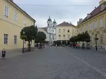 Sz�kesfeh�rv�r, Hauptstra�e F� Utca mit Blick auf die Zisterzienserkirche (27.08.2018)