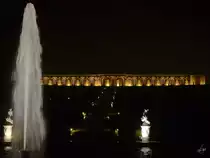 Das im Rokokostil errichtete Schloss Sanssouci bei Nacht. (Potsdam, Oktober 2013)
