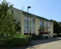 Rustenhart, das Rathaus der ca.850 Einwohner z�hlenden Gemeinde im Oberelsa�, Aug.2017