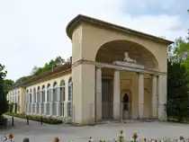 Die Orangerie mit ihrem �gyptischen Portal an der Ostseite wurde 1791 bis 1793 im Neuen Garten Potsdam erbaut. (April 2018)