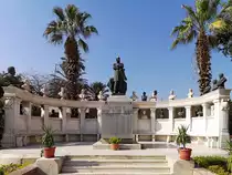 Sarkophag und Denkmal von Auguste Mariette im Garten des �gyptischen Museums in Kairo. (Dezember 2018)