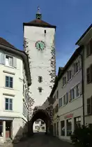 Rheinfelden AG, der Obertorturm stadtausw�rts gesehen, die Turmuhr stammt von 1529, Mai 2017