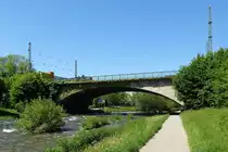 Freiburg, die H�llentalbahn �berquert auf dieser Br�cke unweit vom Hauptbahnhof die Dreisam, Mai 21007