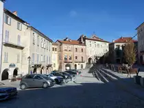 Montovi, historische Geb�ude an der Piazza Maggiore (03.10.2018)