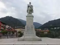 Varallo Sesia, Denkmal f�r Giacomo Antonini auf der Ponte Antonini (05.10.2018)