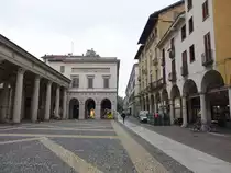 Novara, historische Geb�ude an der Piazza della Repubblica (06.10.2018)