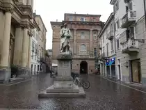 Casale Monferrato, Denkmal f�r Luigi Canina an der Piazza Santo Stefano (06.10.2018)