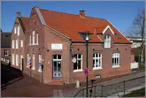 Ditzum (Gemeinde Jemgum). Das Ditzumer Tee-Huus in der Kirchstra�e, Ecke Pfefferstra�e. 24.02.2019