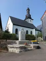 Bernstein, Pfarrkirche St. Jakobus, Chorturm mit welscher Haube im Kern sp�tromanisch, Chor sp�tgotisch, barocker Sakristeianbau, Langhaus mit Satteldach erbaut um 1700 (21.04.2018)