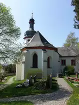 Kirchgattendorf, Evangelisch-lutherische Pfarrkirche, Einschiffiger Bau mit S�dturm, Polygonchor, erbaut im 14. Jahrhundert (21.04.2018)