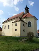 Ottengr�n, Katholische Wallfahrts- und Expositurkirche St. Sebastian, verputzter Massivbau mit Satteldach, erbaut 1727 (22.04.2018)