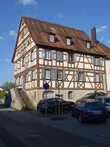 Pfedelbach, historisches Fachwerkhaus in der Kaiserstra�e (29.04.2018)