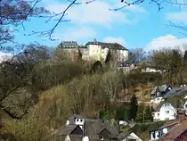 BURG FREUSBURG HOCH �BER DEM SIEGTAL BEI KIRCHEN/SIEG
Die fr�hmittelalterliche H�henburg,1247 erstmals erw�hnt,liegt nur wenige Kilometer von KIRCHEN/SIEG,
Stadt der JUNG-LOKOMOTIVEN entfernt,und ist heute eine Jugendherberge...am 28.3.2019