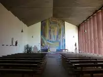 Rothenfels, Innenraum der Pfarrkirche St. Josef der Arbeiter, erbaut von 1959 bis 1960 durch die Architekten Goldhammer und Schmitt (12.05.2018)