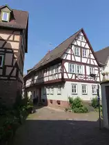 Lohr am Main, Fachwerkh�user in kleinen Kirchgasse (12.05.2018)