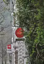 Guternbergstra�e mit typischer Wuppertaler Stra�en-Flucht aus der Gr�nderzeit. Aufnahmedatum: 09.04.2019