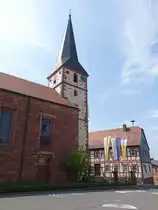 R�llbach, katholische Pfarrkirche St. Peter und Paul und Rathaus, Kirche erbaut von 1832 bis 1836 (13.05.2018)