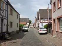 W�rth am Main, Fachwerkh�user in der Luxburgstra�e (13.05.2018)