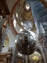 Wien, Blick in die Kuppel der St. Karl Borrom�us Kirche, Kuppelfresko von Johann Michael Rottmayr (20.04.2019)