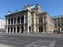 Wiener Staatsoper, das Erste Haus am Ring, 1861 begann der Bau nach Pl�nen der Architekten August Sicard von Sicardsburg und Eduard van der N�ll im Stil der Neorenaissance (20.04.2019)