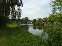 AN DER LAHN BEI RUNKEL
Vom Lahnufer f�llt am 7.5.2019 der Blick auf die Stadt RUNKEL mit ihrer m�chtigen Burganlage,
1159 erstmalig erw�hnt...als wohl prominentesten Gast beherbergte sie 1543 PHILIPP MELANCHTON,
neben MARTIN LUTHER treibende Kraft der Reformation in Deutschland/Europa...