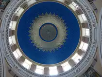 Wien, Blick in die Kuppel der Friedhofskirche St. Karl Borrom�us (21.04.2019)