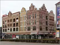 Koszalin (K�slin). Wohn- und Gesch�ftsh�user in der Zwyciestwa. 12.05.2019